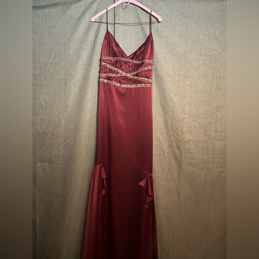 Badgley Mischka Elegant Burgundy Evening Gown size 4
